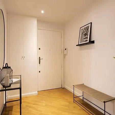 Gran Via Apartment *