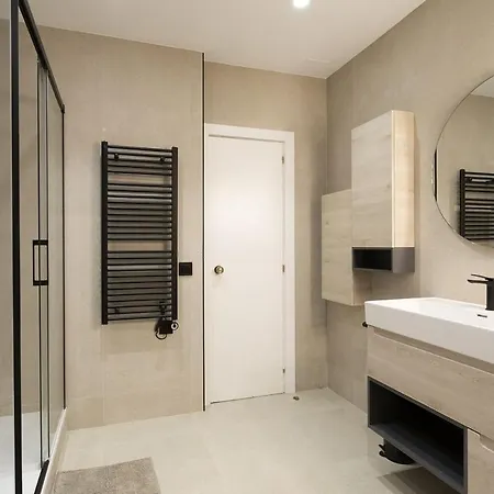 Gran Via Apartment *